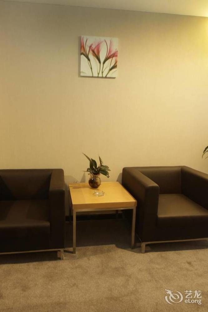 Hotel Red 3*