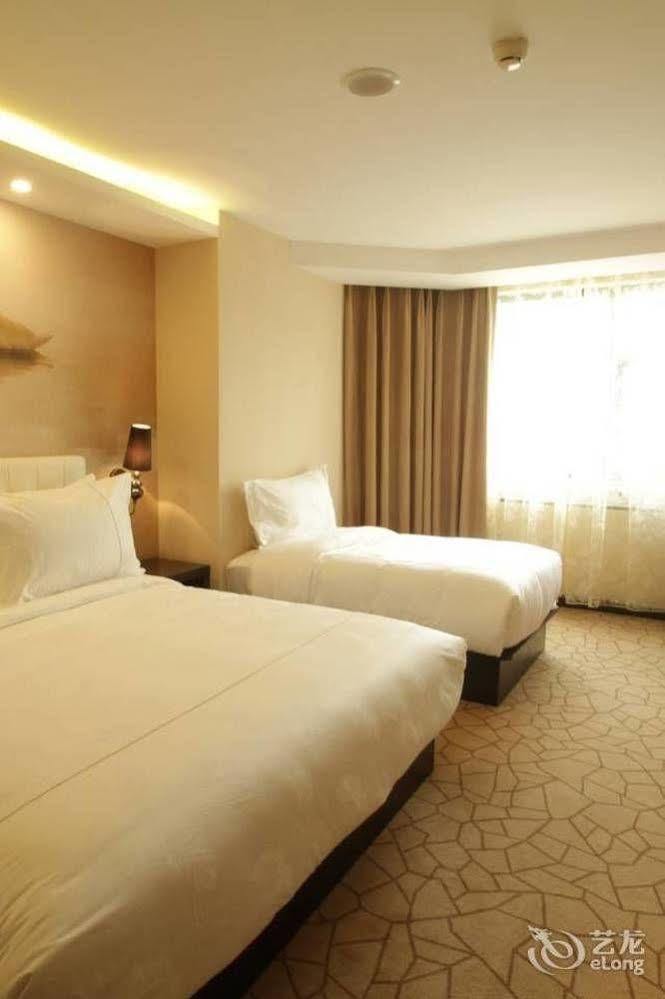 Red Peking (Beijing)
