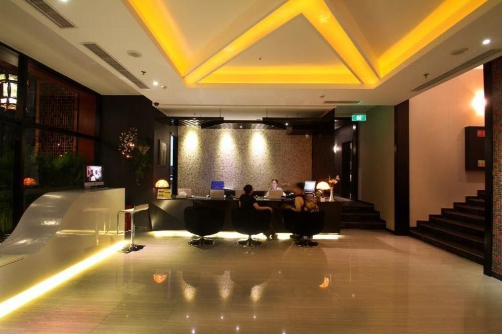 Hotel Jingli Hongyizhan Sanlitun 3*