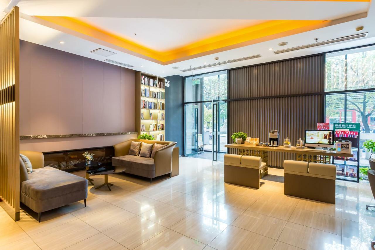 Jingli Hongyizhan Sanlitun Hotel 3*